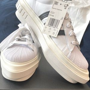 BEYONCÉ ADIDAS SUPERSTARS